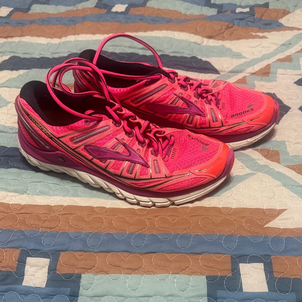 Brooks Transcend Women's Running Shoes in Pink